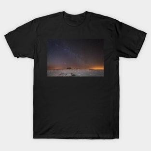 PANSTARRS Comet over Fan Brycheiniog, Carmarthen Fan, Brecon Beacons T-Shirt